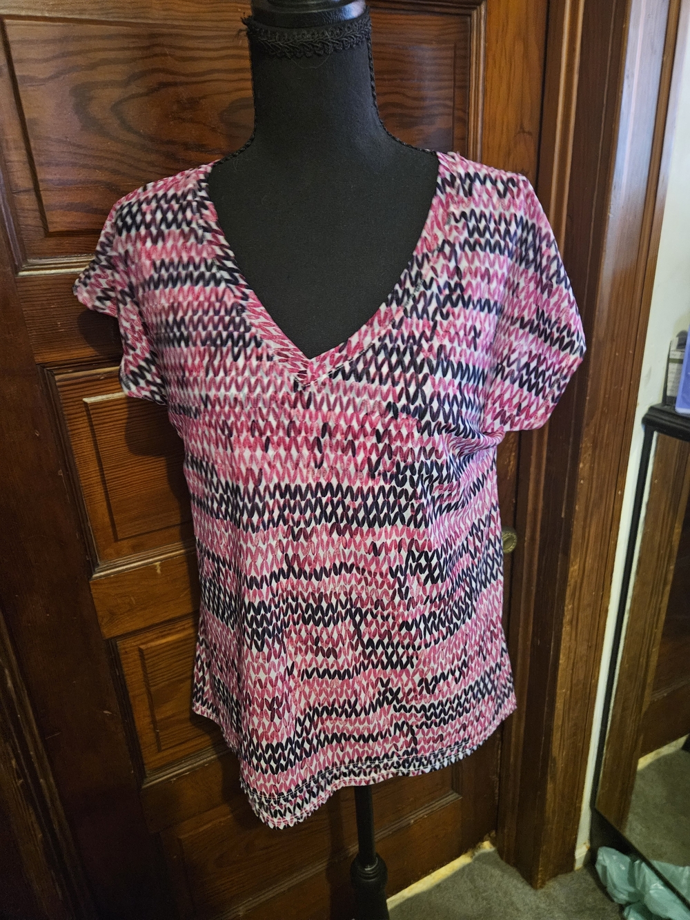 Dana Buchman Pink and Black Patterned V-Neck Blouse